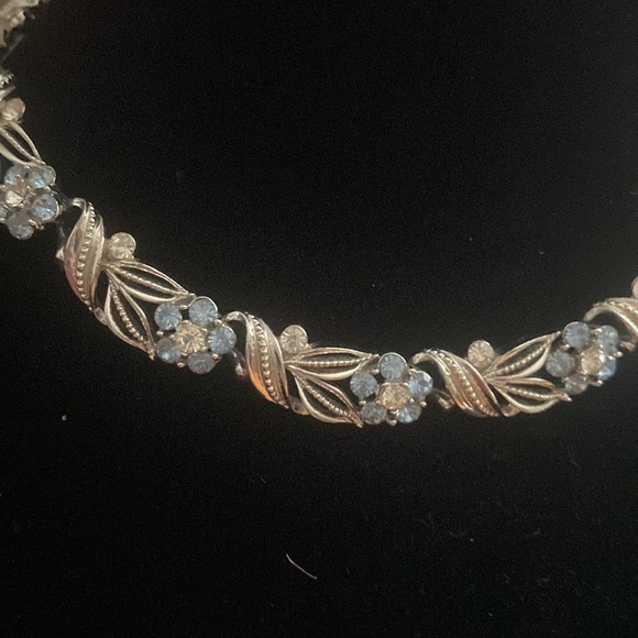 - Lisner Silver Tone Blue and Clear Rhinestones Necklace - Picture 5 of 10